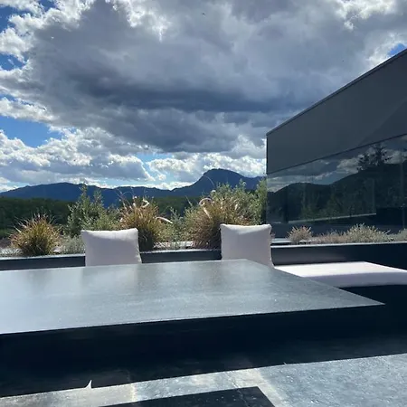The Black Line House Villa Olot