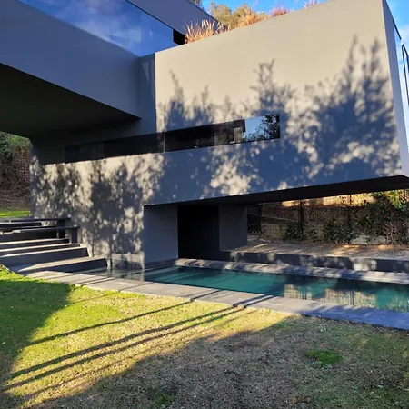 The Black Line House Olot