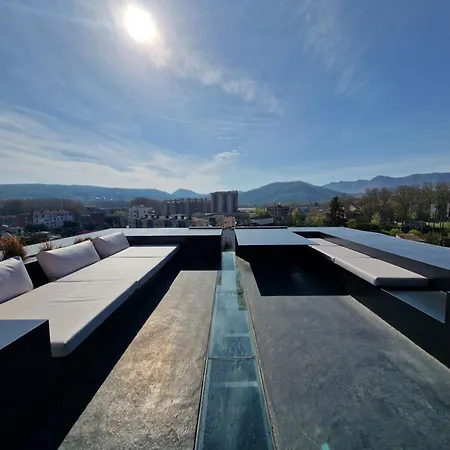 Villa The Black Line House