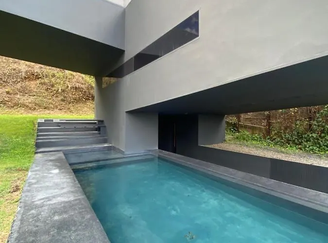 Villa The Black Line House Olot